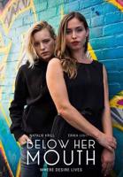 《她唇之下》电影完整版免费在线观看